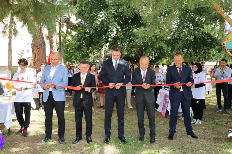 SARUHANLI ANADOLU LİSESİ'NDE BİLİM FUARI 
